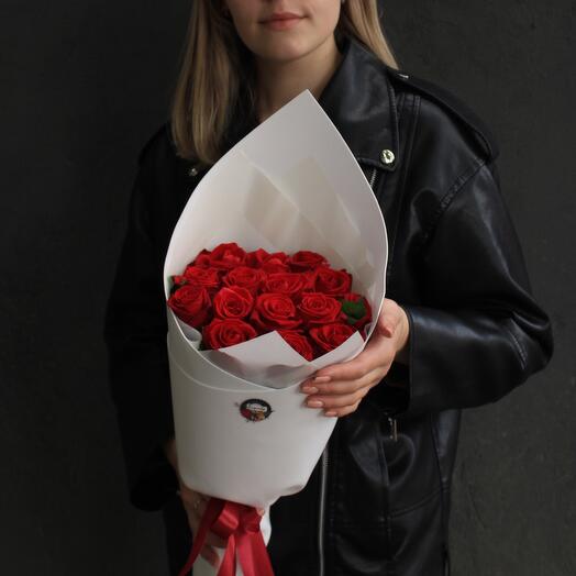 «Мадам в белом» 15 роз