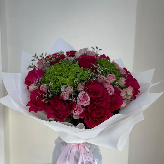 MIX HYDRANJA WITH ROSE BOUQUET