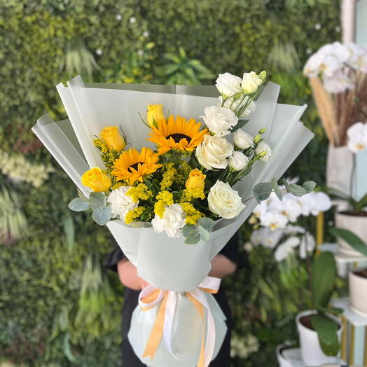 Sunflowers beauty bouquet