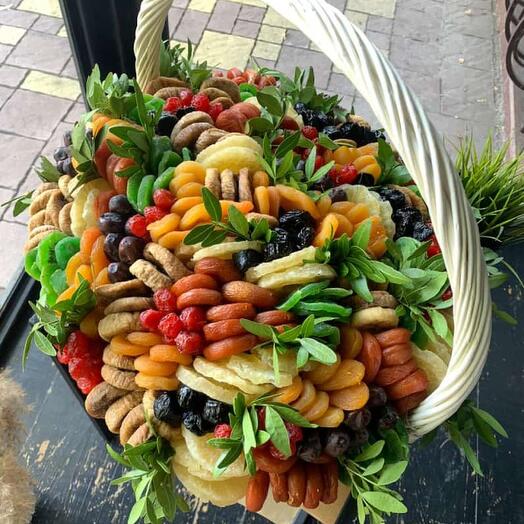 Корзина сухофруктов