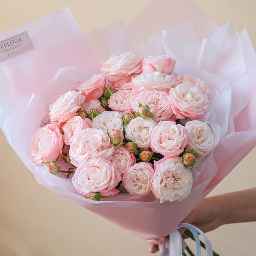 Delicado monobooket con rosas de arbusto