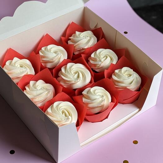 Cupcakes "Vanilla with berry filling" 6 pieces