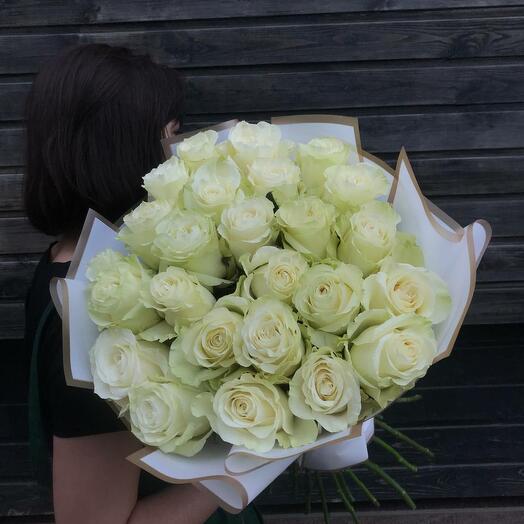"Moonlight tenderness" mono bouquet of imported white roses