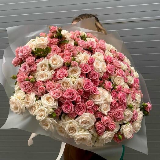 Букет из кустовых роз микс