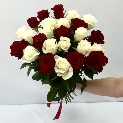Монобукет из 25 роз микс
