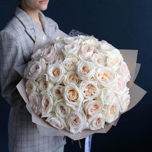 Mono bouquet of White O hara Roses