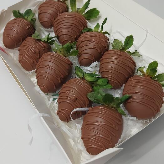 Strawberries in milk chocolate