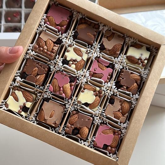 Конфеты шоколадные с миндалем 16 штук