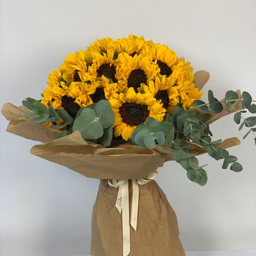 Bright Sunshine 15pcs Fresh Sunflower with Eucalyptus Leaves Hand Bouquet - Medium Size Flower