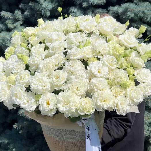 White lisianthus in basket