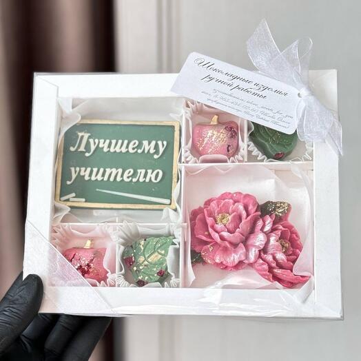 Подарок Учителю. Пионы яблочки листочки