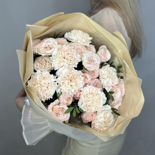 Peach Bouquet of Bush Roses and Dianthus