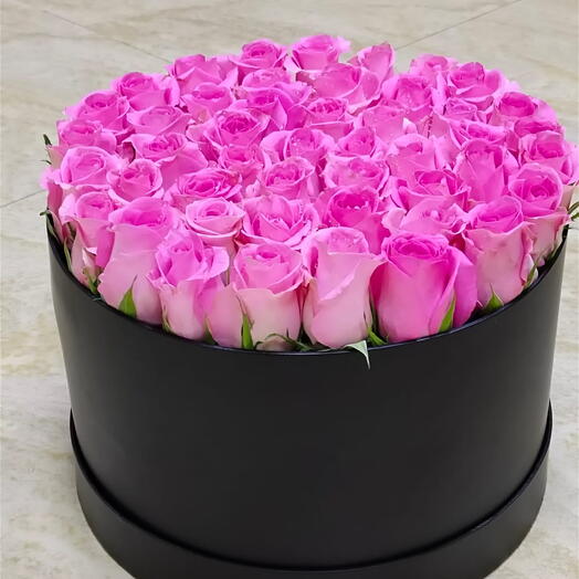 Round Pink Roses Box