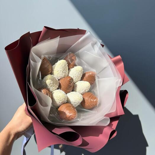 Букет из 18 клубник в бельгийском шоколаде (подарочный)