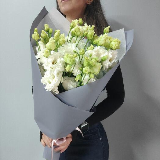 Букет из белой махровой эустомы