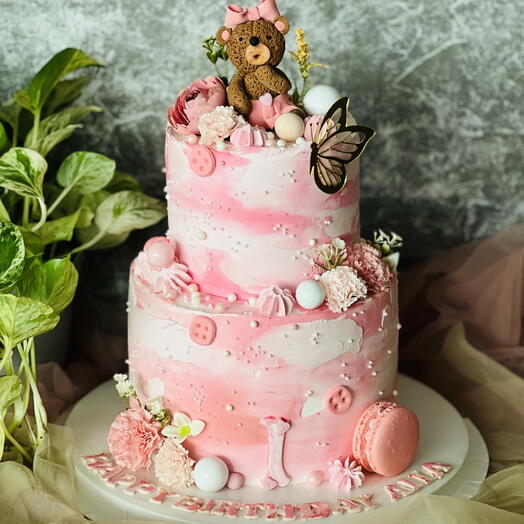 Cute birthday cake for girls