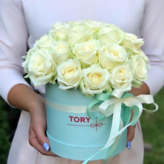 21 White Roses  in a Hat Box