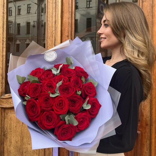Bouquet of 21 fragrant roses with eucalyptus