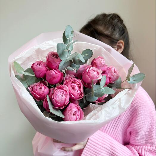Ramo de rosas peonías rosa Silva Y eucalipto