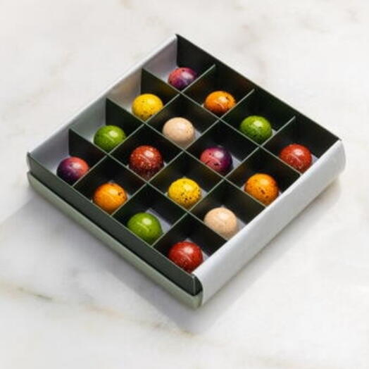 Box 16 Bonbons Chocolates