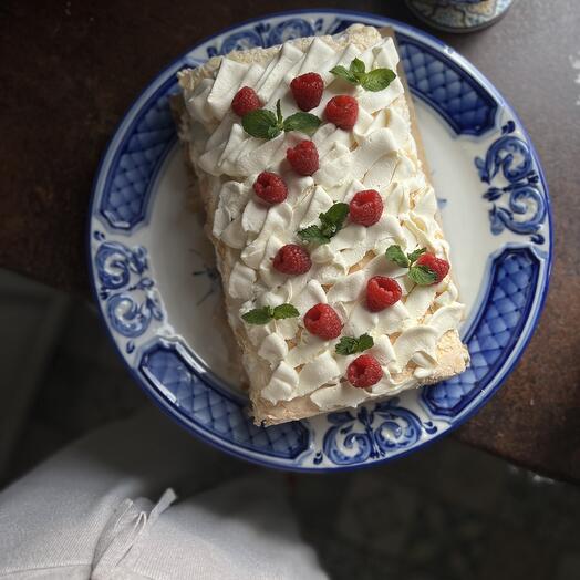 Меренговый рулет