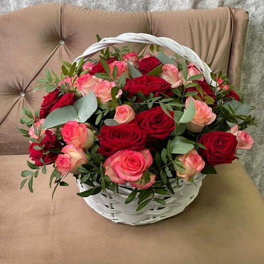 Корзина с цветами микс
