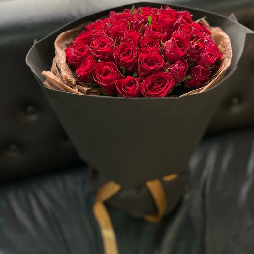 51 rosas rojas por paquete