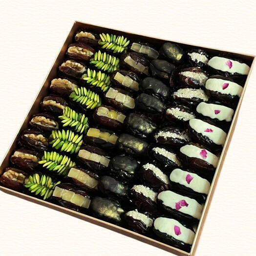 VIP box - 50 pcs of Pure Indulgence chocolate stuffed dates