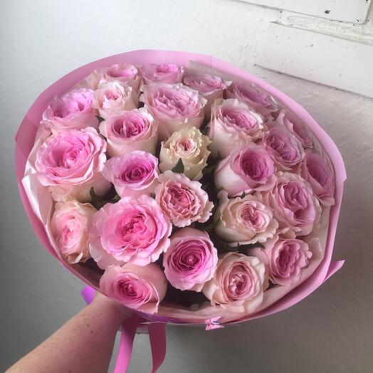 Розовые розы
