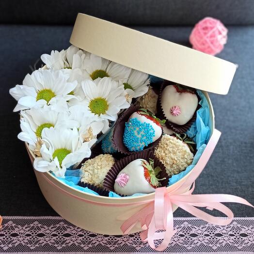 Ромашка и клубника в шоколаде. Boxberry