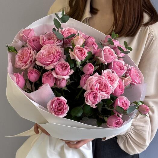 9 bushy peony-shaped satori roses