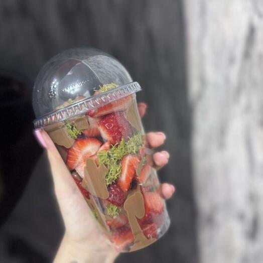 Клубника с Дубайской начинкой и шоколадом