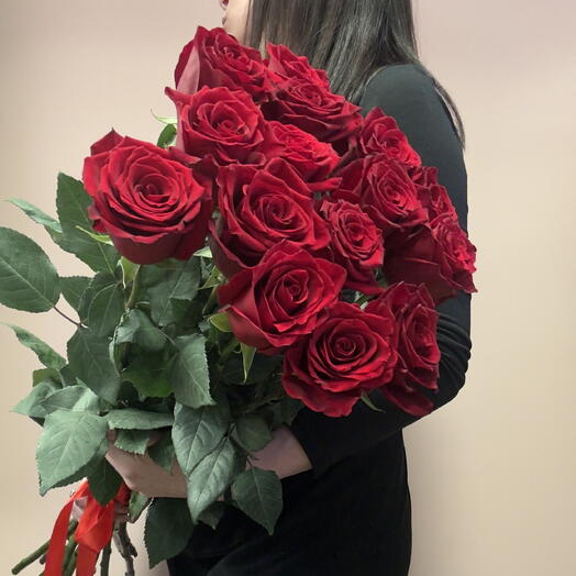 Розы Эквадор высокие 15 штук