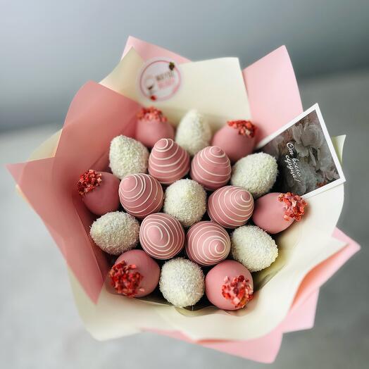 Bouquet "Pleasure" (Size: S (18-19 flowers))