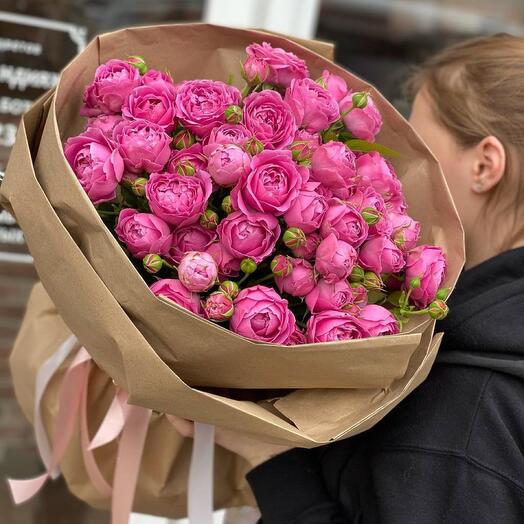 Monobucket of peony roses