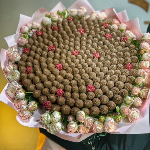 Клубничный букет