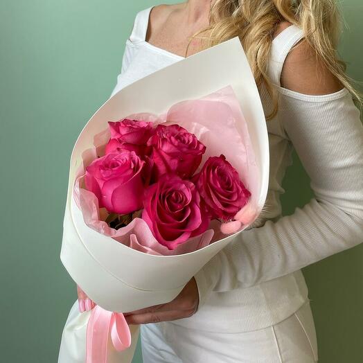Bouquet of 5 pink roses with greenery in a designer design 50 cm