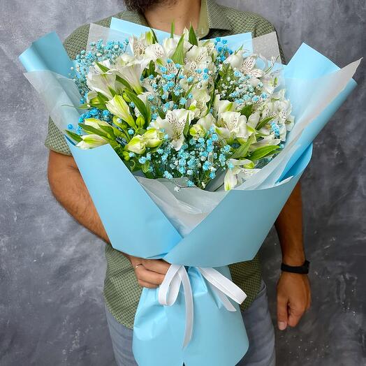 9 альстромерий в голубом