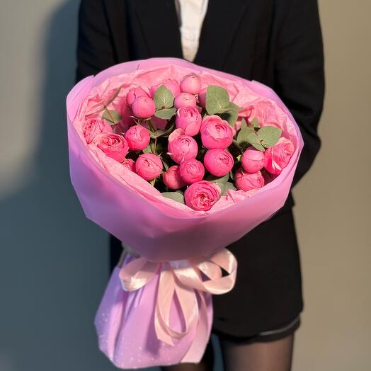 St mono bouquet of 165 peony-shaped pink roses