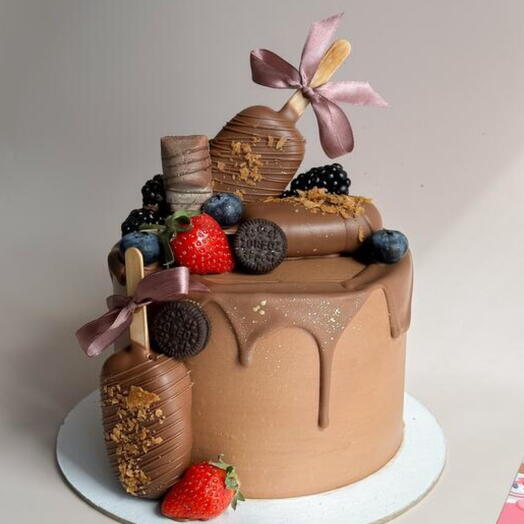 Торт 2 кг | начинка сникерс, ваниль-малина/ клубника