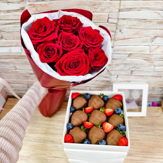 Tatti Strawberry | Klubnika v shokolade, cvety i bukety
