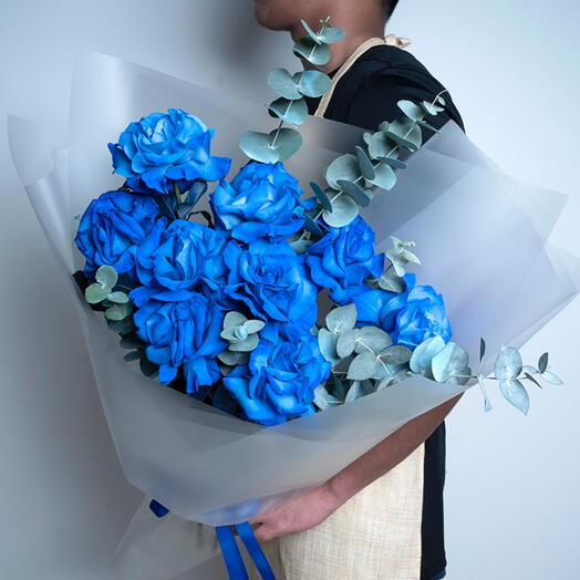 Pretty Blue Roses Bouquet