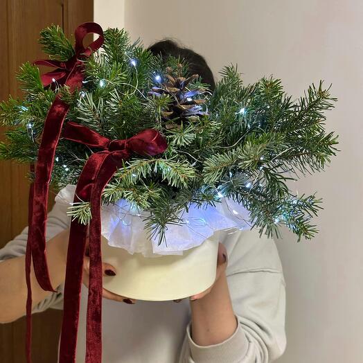 Новогодняя композиция из ели