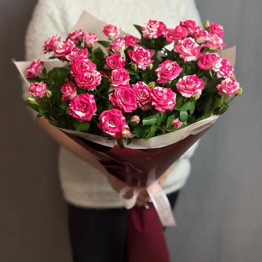 Bouquet of premium bush roses