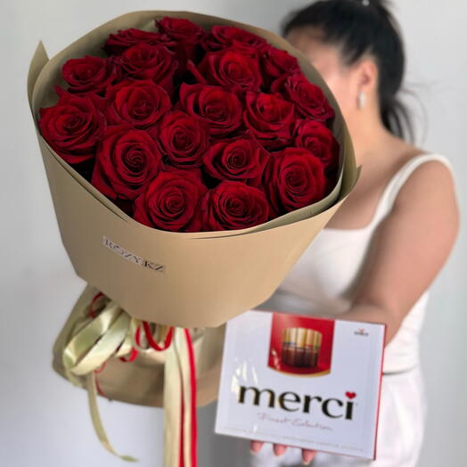 Комбо Букет из 19 роз и мерси