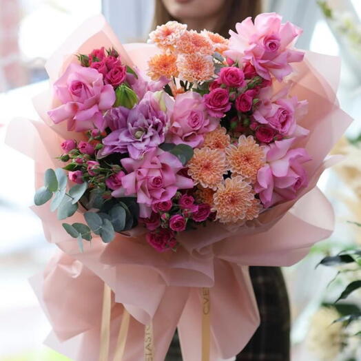 Яркий букет + бенто в подарок