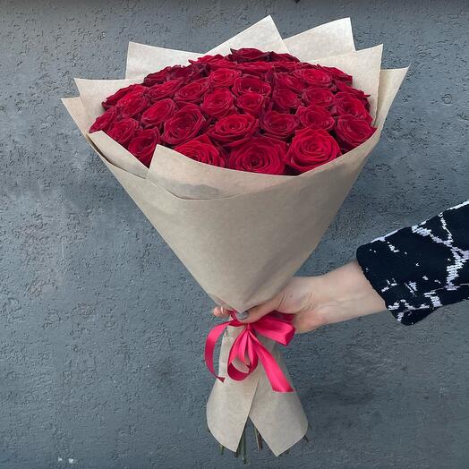 Bouquet of 37 red roses 60cm