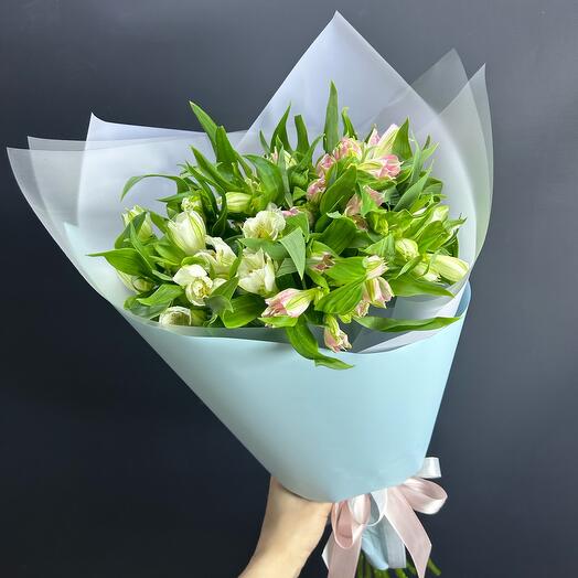Bouquet of 9 branches of pink and white alstroemeria😍