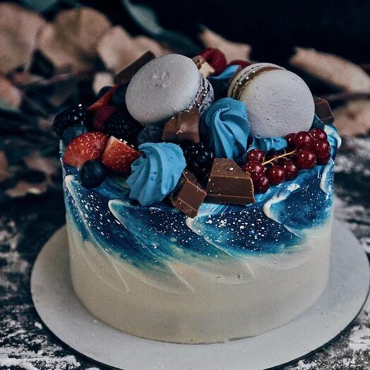 Торт с безе и шоколадками