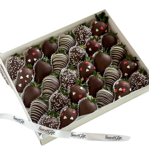 Strawberries in chocolate "Dark night 30 pcs"